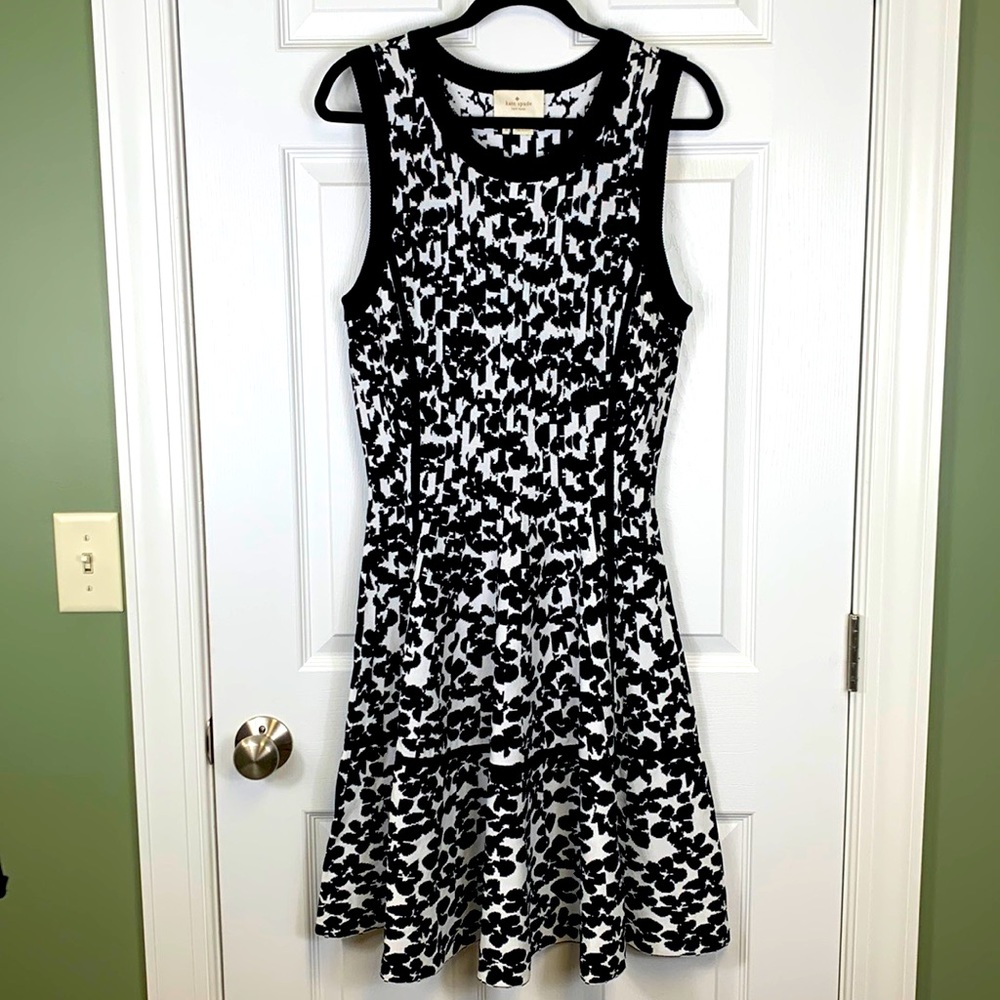 Kate spade black and white sleeveless sweater dress sz med